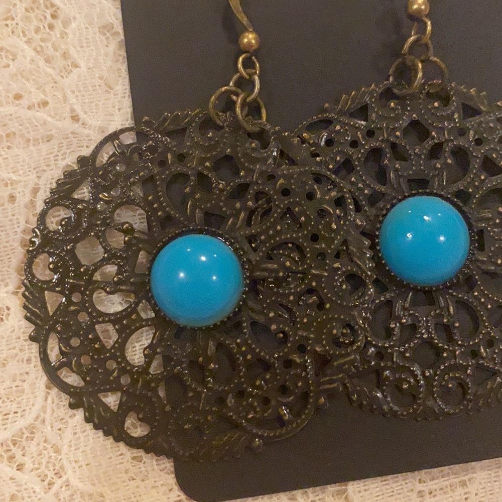 Turquoise stone earring - Picture 2 of 2